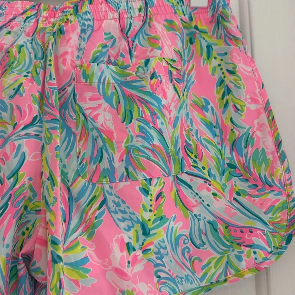 NWT Lilly Pulitzer ocean trail shorts. Unicorn of the sea. Size medium